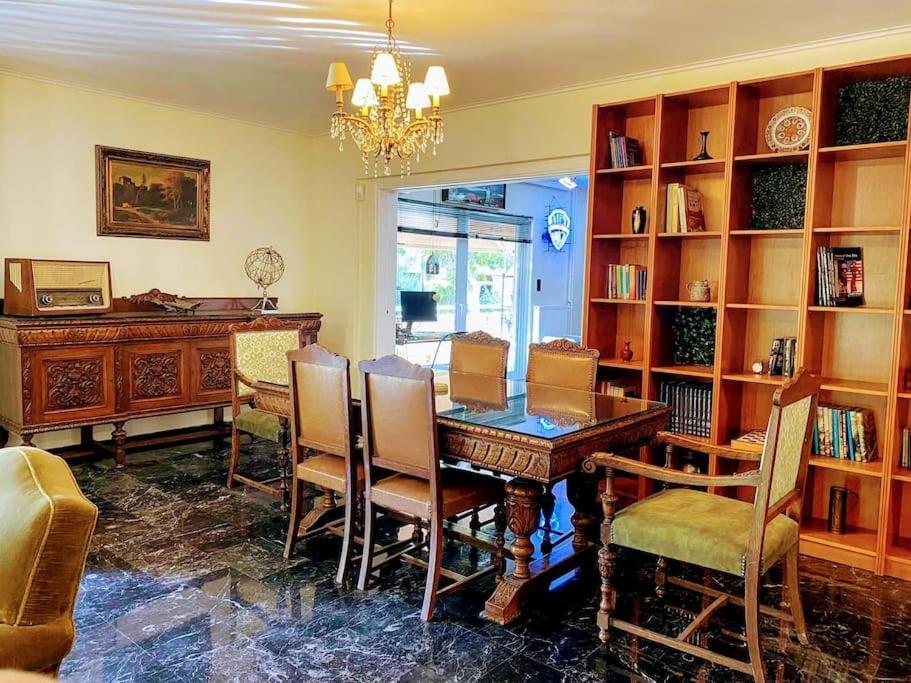 Appartamento Sarakin'S Mansion Luxury Retreat Atene Esterno foto