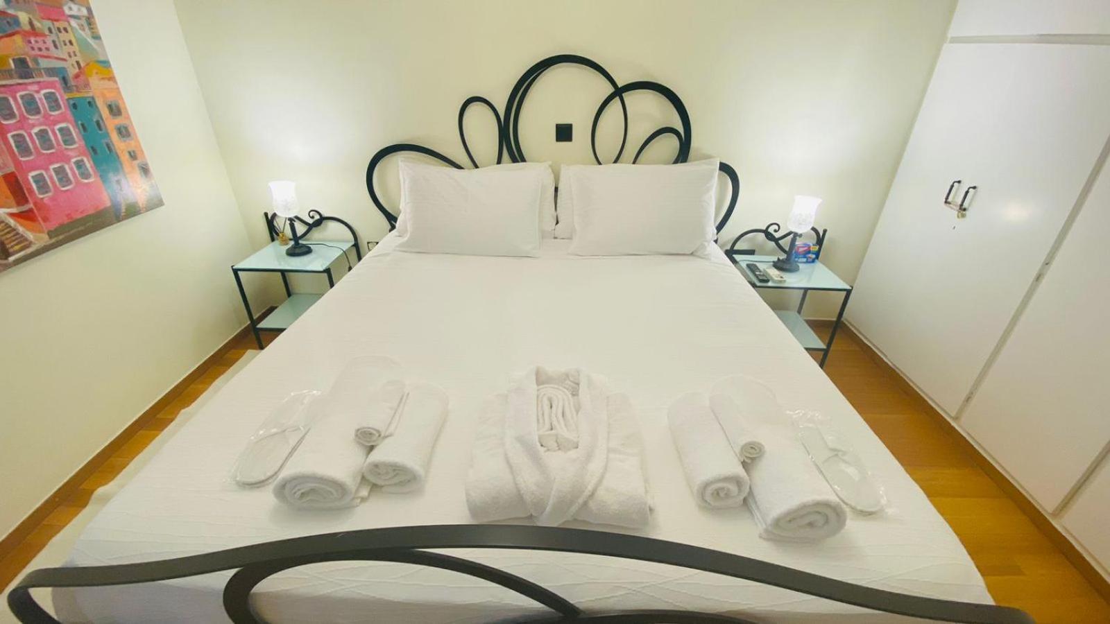 Appartamento Sarakin'S Mansion Luxury Retreat Atene Esterno foto