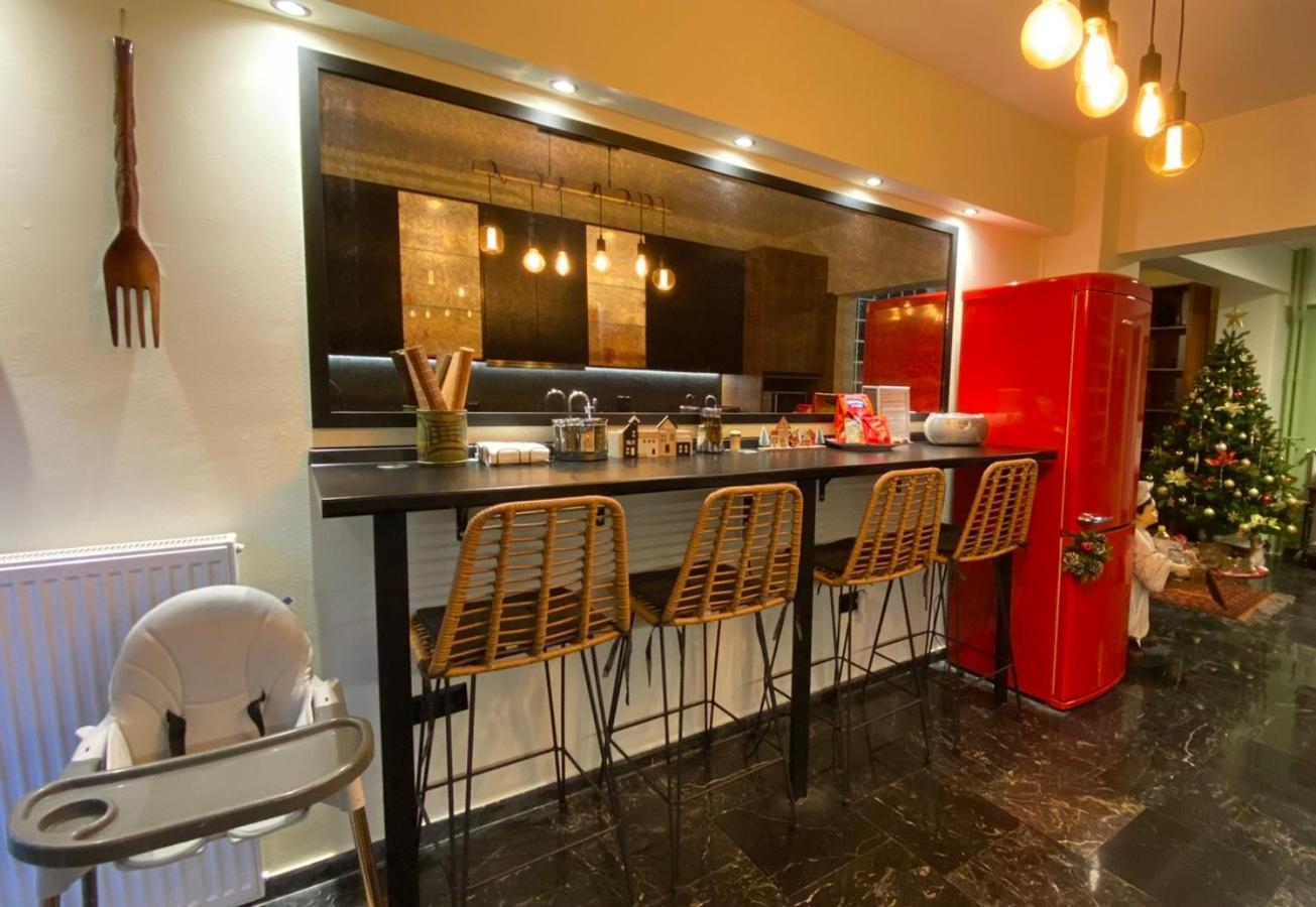 Appartamento Sarakin'S Mansion Luxury Retreat Atene Esterno foto