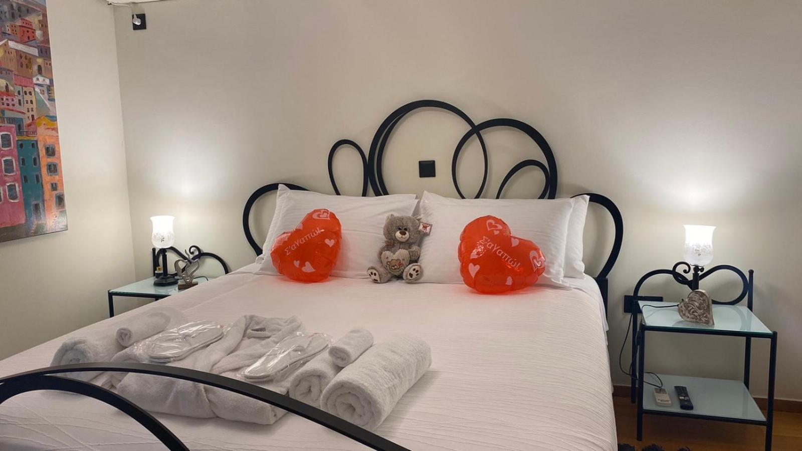 Appartamento Sarakin'S Mansion Luxury Retreat Atene Esterno foto