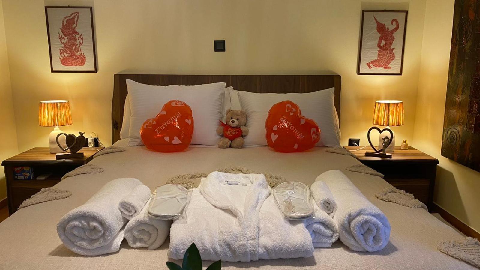 Appartamento Sarakin'S Mansion Luxury Retreat Atene Esterno foto
